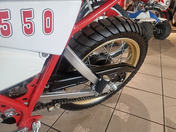 Yamaha XT 550 10 of 20