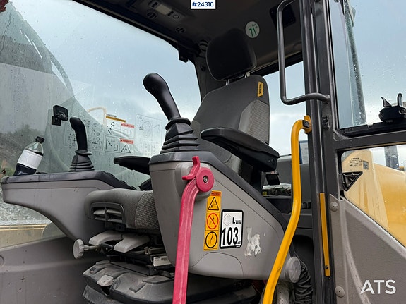 Volvo EC240CL Gravemaskin m/tannskuffe 28 of 30