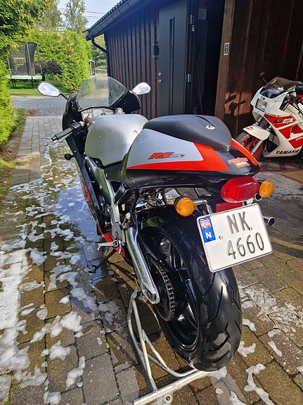 Aprilia RS 250 Racing Nero Diablo 4 of 23