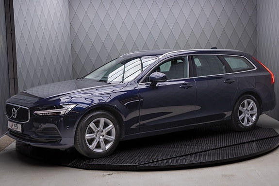Volvo V90 2 of 25