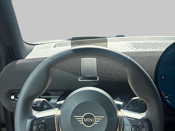 MINI Aceman SE 4 of 13