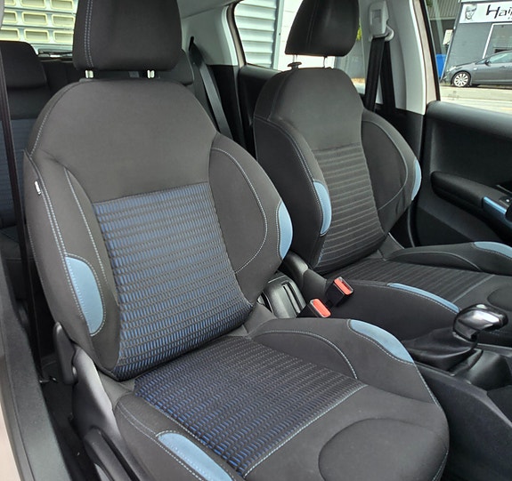 Peugeot 208 13 of 30
