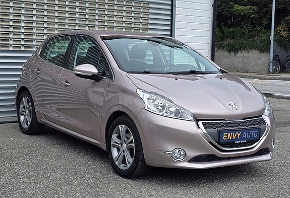 Peugeot 208 3 of 30