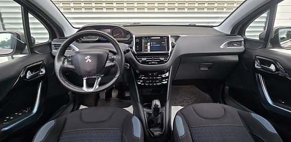 Peugeot 208 11 of 30