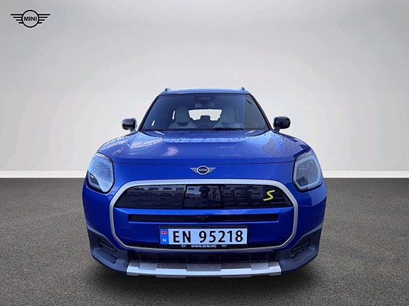 MINI Countryman SE 2 of 13
