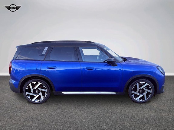 MINI Countryman SE 4 of 13