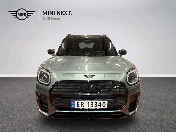 MINI Countryman SE 2 of 11