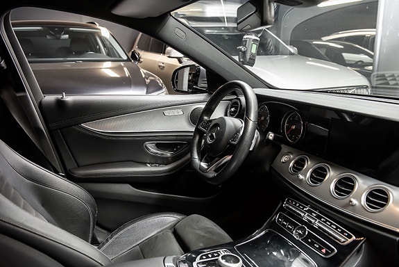 Mercedes-Benz E220 d 19 of 19