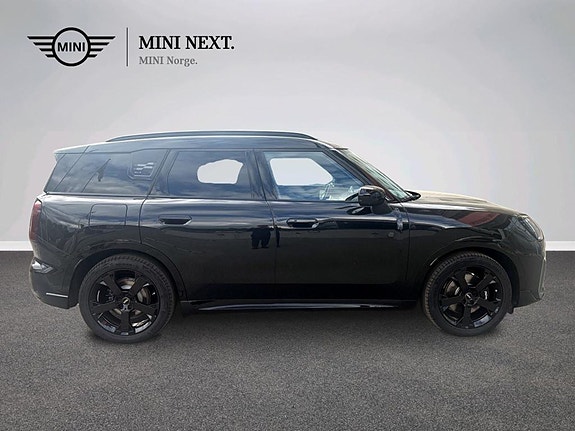 MINI Countryman SE 3 of 10