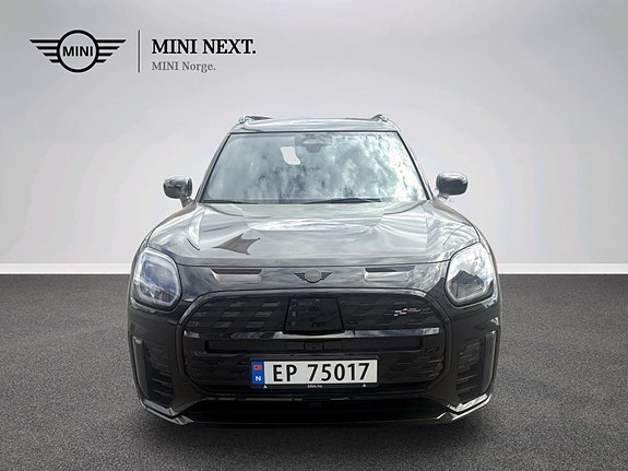 MINI Countryman SE 2 of 10