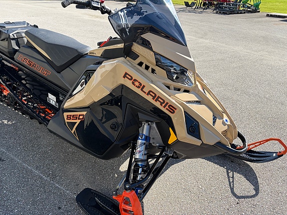 Polaris 850 Switchback Assault 3 of 7