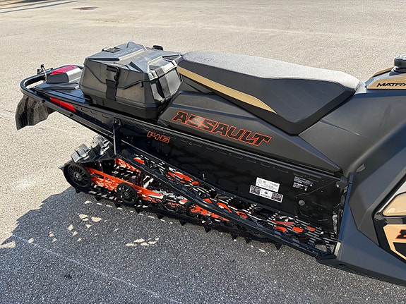 Polaris 850 Switchback Assault 5 of 7