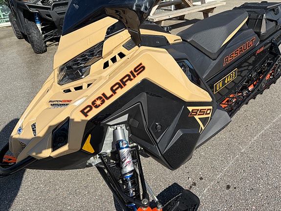 Polaris 850 Switchback Assault 2 of 7