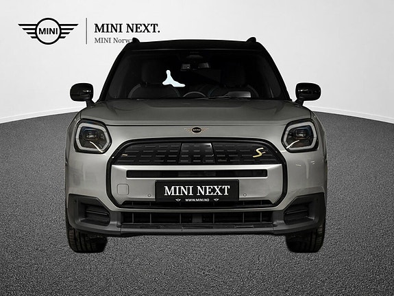 MINI Countryman SE 2 of 11