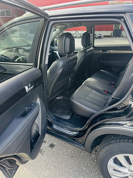 Kia Sorento 14 of 21