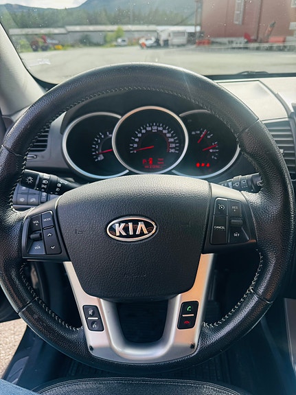 Kia Sorento 13 of 21