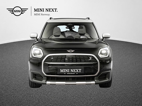 MINI Countryman SE 2 of 15