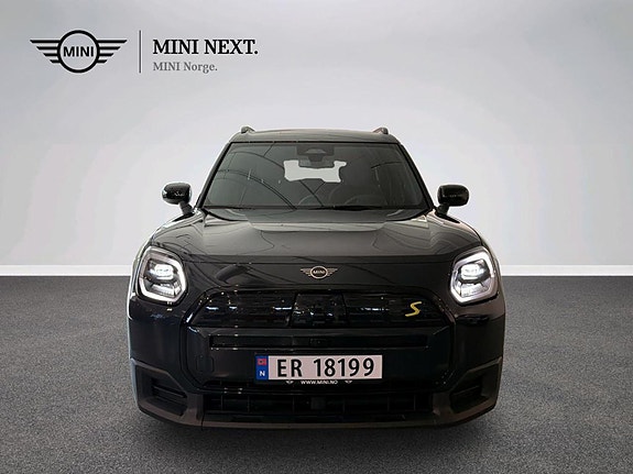 MINI Countryman SE 2 of 12