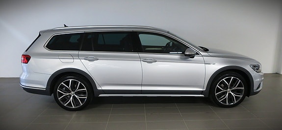 Volkswagen Passat Alltrack 4 of 16