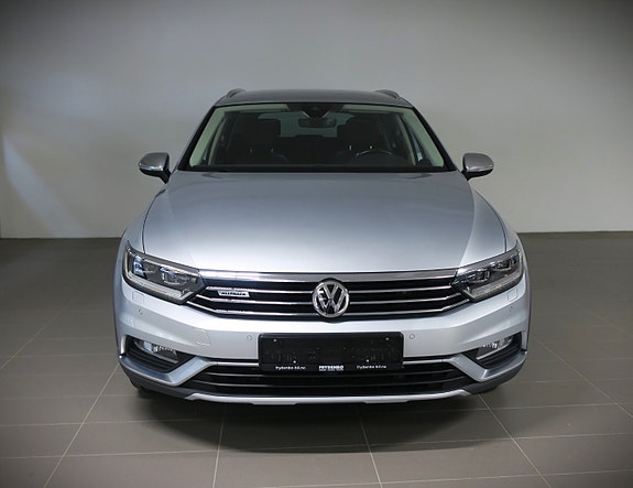 Volkswagen Passat Alltrack 6 of 16