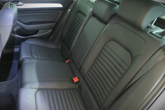 Volkswagen Passat Alltrack 16 of 16