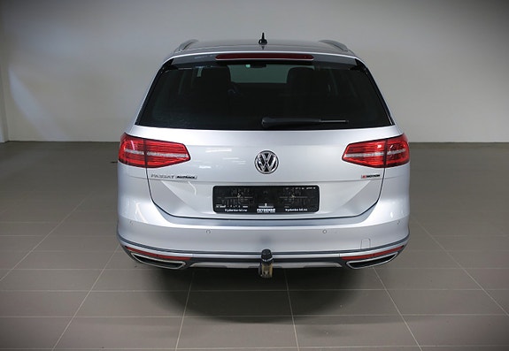 Volkswagen Passat Alltrack 7 of 16
