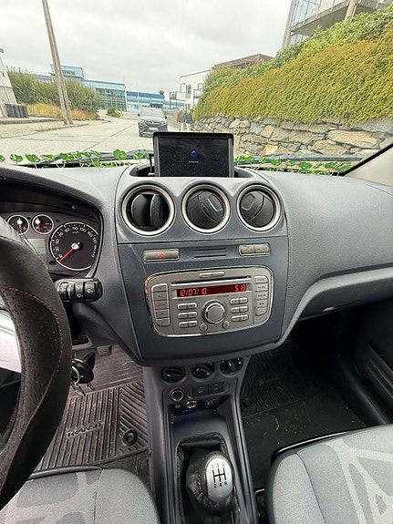 Ford Transit Connect 9 of 17