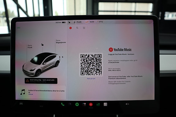 Tesla Model 3 27 of 30