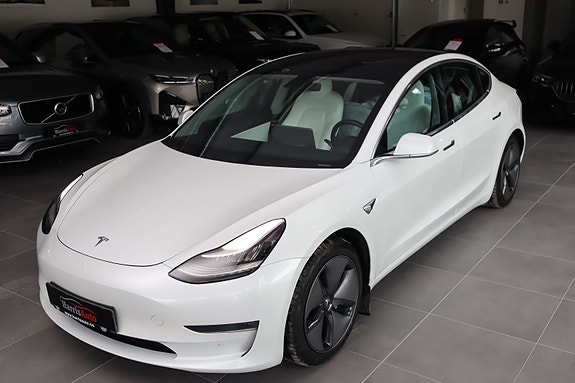 Tesla Model 3 9 of 30