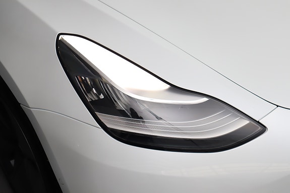 Tesla Model 3 5 of 30