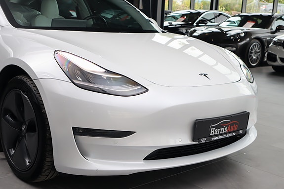 Tesla Model 3 3 of 30
