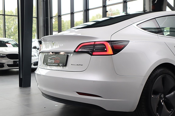 Tesla Model 3 14 of 30