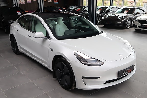 Tesla Model 3 2 of 30