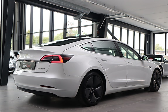 Tesla Model 3 13 of 30