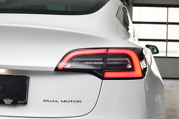 Tesla Model 3 12 of 30