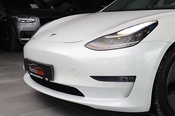 Tesla Model 3 8 of 30