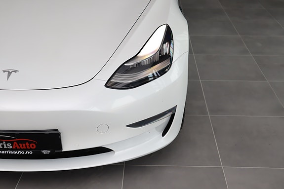 Tesla Model 3 7 of 30