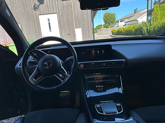 Mercedes-Benz EQC400 7 of 23