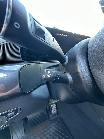 Mercedes-Benz EQC400 10 of 23