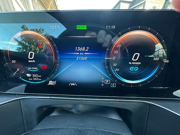 Mercedes-Benz EQC400 11 of 23