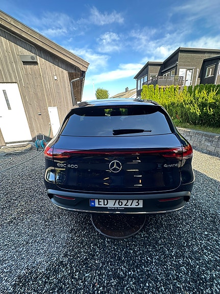 Mercedes-Benz EQC400 21 of 23