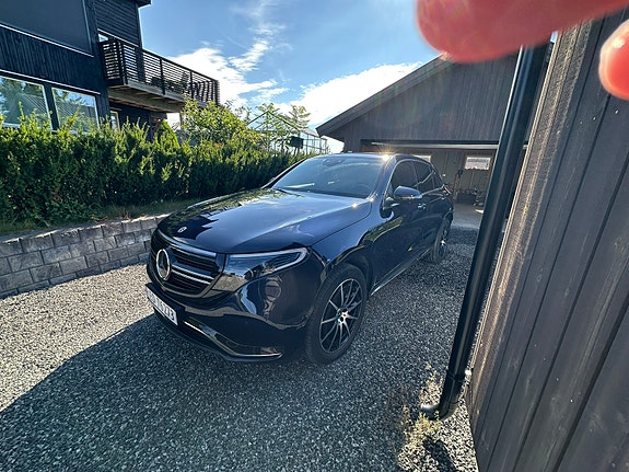 Mercedes-Benz EQC400 4 of 23