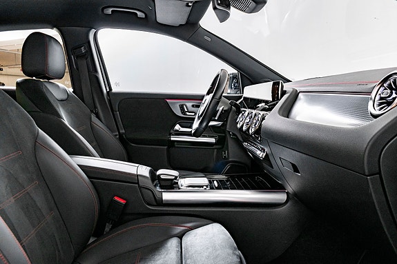 Mercedes-Benz EQA300 21 of 22