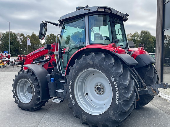 Massey Ferguson 5S.145 Dyna 4 Exclusive 3 of 28