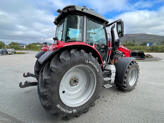 Massey Ferguson 5S.145 Dyna 4 Exclusive 12 of 28