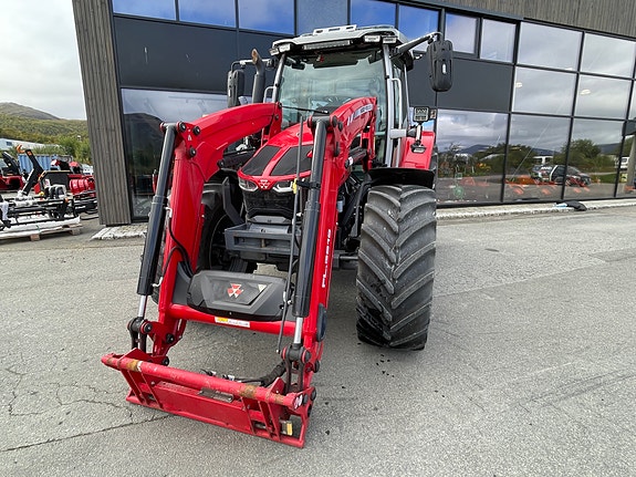 Massey Ferguson 5S.145 Dyna 4 Exclusive 15 of 28