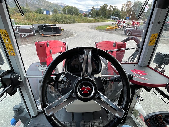 Massey Ferguson 5S.145 Dyna 4 Exclusive 19 of 28