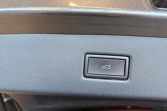 Ford Explorer 21 of 25
