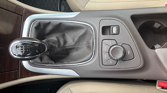 Opel Insignia 26 of 30