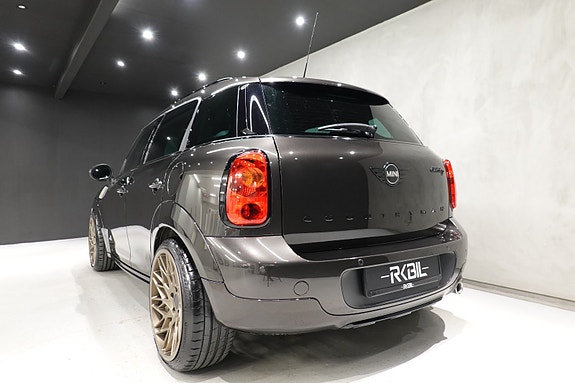 MINI Countryman-Serie 9 of 30